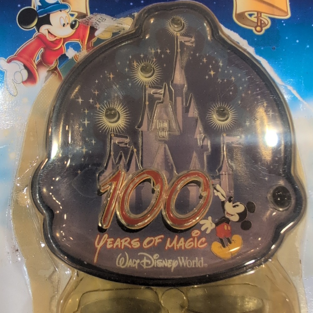 Disney 100 Years of Magic Magical Moments Light Up Pin Mickey Mouse Castle NA308 - Picture 2 of 3